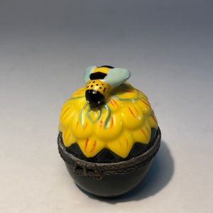 Mini Trinket egg with bee on top